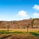 펜션 Sophisticated In Near Forest