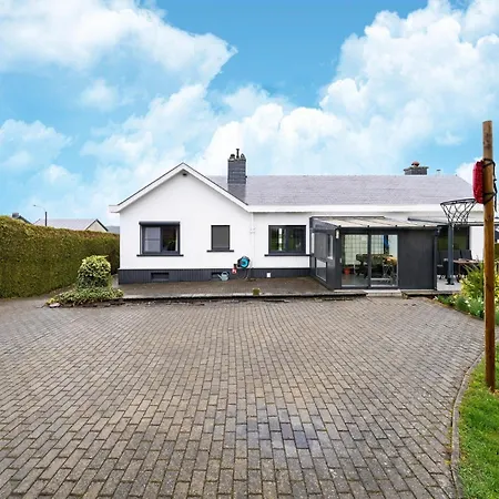 Sophisticated In Near Forest Semesterbostad