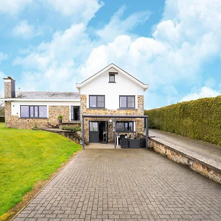 Sophisticated In Near Forest Feriehus