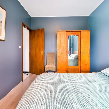 Feriehus Sophisticated In Near Forest