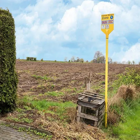 Semesterbostad Sophisticated In Near Forest *